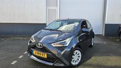 Gebruikt 2020 Toyota Aygo X-play Hatchback | € 10.990 (Eerlijke prijs)