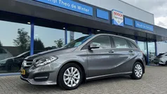 Grijs Gebruikt 2017 Mercedes B180 Prestige MPV | € 18.495 (Eerlijke prijs)