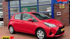 Rood Gebruikt 2019 Toyota Yaris Hybrid Active Hatchback | € 16.640 (Eerlijke prijs)