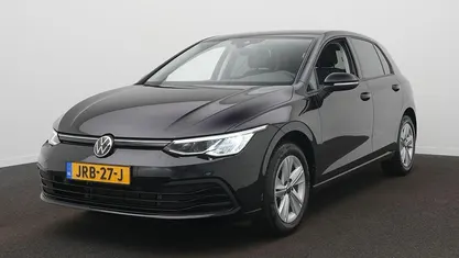 Zwart Gebruikt 2024 VW Golf VIII Business Hatchback | € 26.900 (Goede deal)