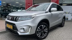 Grijs Gebruikt 2021 Suzuki Vitara Style SUV | € 20.900 (Goede deal)