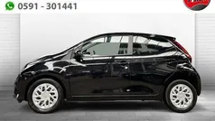 Zwart Gebruikt 2019 Toyota Aygo X-play Hatchback | € 9.950 (Eerlijke prijs)