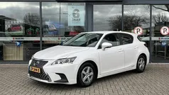 Wit Gebruikt 2019 Lexus CT200h Hatchback | € 19.945 (Eerlijke prijs)