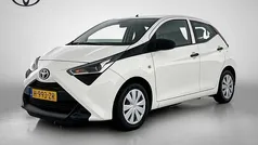 Wit Gebruikt 2020 Toyota Aygo Hatchback | € 9.990 (Eerlijke prijs)