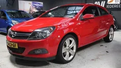 Rood Gebruikt 2008 Opel Astra GTC Sport Hatchback | € 3.250 (Eerlijke prijs)