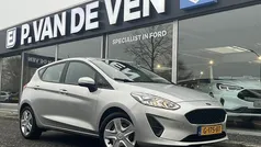 Zilver (metallic) Gebruikt 2019 Ford Fiesta Trend Hatchback | € 10.450 (Eerlijke prijs)