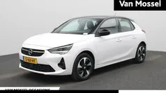 Wit Gebruikt 2023 Opel Corsa-e Hatchback | € 19.940 (Eerlijke prijs)