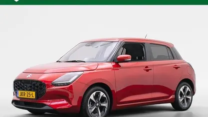 Rood (metallic) Occasion 2025 Suzuki Swift Style Hatchback | € 20.950 (Eerlijke prijs)