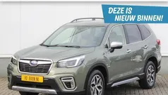 Groen, metallic lak Gebruikt 2021 Subaru Forester Premium SUV | € 36.950 (Eerlijke prijs)