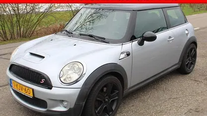 Grijs (metallic) Gebruikt 2007 Mini Cooper S Hatchback | € 2.999 (Eerlijke prijs)