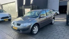 Grijs Gebruikt 2005 Renault Mégane GrandTour Dynamique Stationwagen | € 1.499 (Eerlijke prijs)
