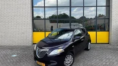 Paars Gebruikt 2011 Lancia Ypsilon Silver Hatchback | € 3.935 (Eerlijke prijs)