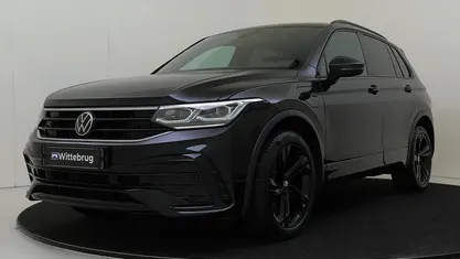 Zwart Gebruikt 2022 VW Tiguan R-line SUV | € 34.825 (Eerlijke prijs)