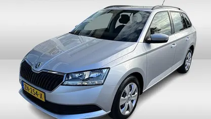 Grijs (metallic) Gebruikt 2019 Skoda Fabia Active Stationwagen | € 13.450 (Eerlijke prijs)