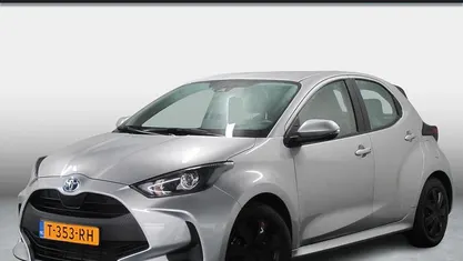 Occasion Toyota Yaris Hybrid Active 116 PK (85 kW) 2023 Grijs Hatchback