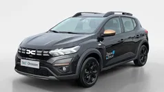 Zwart Gebruikt 2024 Dacia Sandero Stepway Hatchback | € 19.435 (Eerlijke prijs)