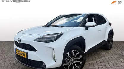 Gebruikt 2024 Toyota Yaris Cross X-plore SUV | € 28.995 (Eerlijke prijs)