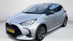 Grijs Gebruikt 2020 Toyota Yaris Hybrid Executive Hatchback | € 22.950 (Eerlijke prijs)