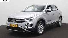 Gebruikt 2022 VW T-Roc Style SUV | € 29.795 (Eerlijke prijs)
