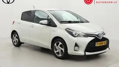 Wit Gebruikt 2014 Toyota Yaris Hybrid Hatchback | € 13.999 (Eerlijke prijs)