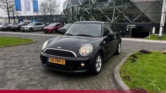 Zwart, metallic lak Gebruikt 2012 Mini ONE Business Hatchback | € 6.690 (Eerlijke prijs)