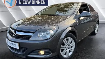 Gebruikt 2010 Opel Astra GTC Cosmo Hatchback | € 2.990 (Goede deal)