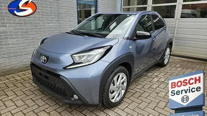 Occasion Toyota Aygo X Active 73 PK (53 kW) 2024 Grijs, metallic lak SUV