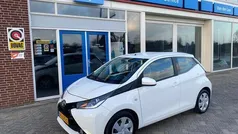 Gebruikt 2017 Toyota Aygo X-play Hatchback | € 7.250 (Eerlijke prijs)