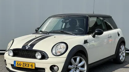 Wit Gebruikt 2009 Mini Cooper Hatchback | € 4.899 (Eerlijke prijs)