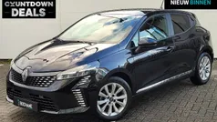 Gebruikt 2024 Renault Clio V Evolution Hatchback | € 19.095 (Eerlijke prijs)