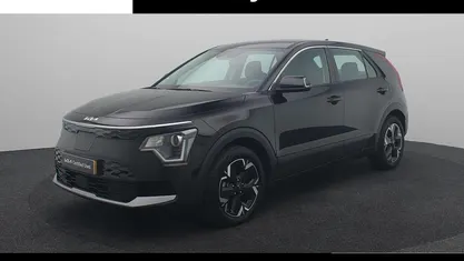Zwart Gebruikt 2024 Kia e-Niro Light SUV | € 30.940 (Eerlijke prijs)