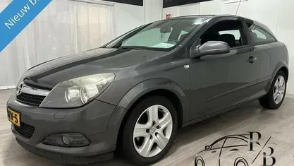Grijs Gebruikt 2009 Opel Astra GTC Business Hatchback | € 2.199 (Eerlijke prijs)