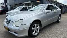 Grijs Gebruikt 2001 Mercedes C180 Coupé | € 3.150 (Eerlijke prijs)