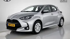 Grijs Gebruikt 2024 Toyota Yaris Hybrid Active Hatchback | € 22.745 (Eerlijke prijs)