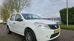 Wit Gebruikt 2010 Dacia Sandero Hatchback | € 1.799 (Super prijs)