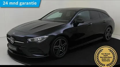 Zwart Occasion 2023 Mercedes CLA200 Shooting Brake AMG line Stationwagen | € 32.945 (Eerlijke prijs)