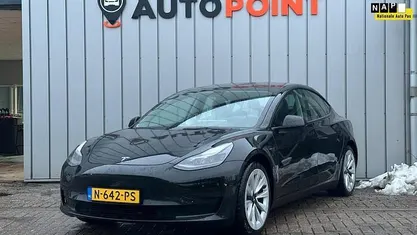 Occasion 2021 Tesla Model 3 Standard Range Sedan | € 20.898 (Eerlijke prijs)
