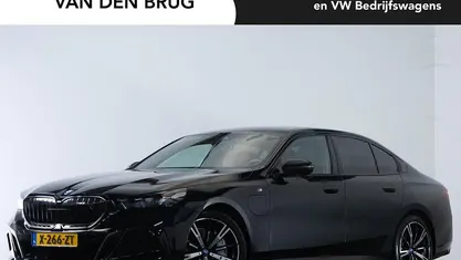 Occasion 2024 BMW 550e M Sport Sedan | € 73.195 (Super prijs)
