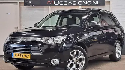 Zwart Occasion 2013 Mitsubishi Outlander Instyle SUV | € 11.295 (Eerlijke prijs)