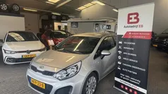 Grijs Gebruikt 2013 Kia Rio Hatchback | € 6.250 (Eerlijke prijs)