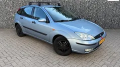 Grijs, metallic lak Gebruikt 2004 Ford Focus Trend Hatchback | € 1.499 (Goede deal)