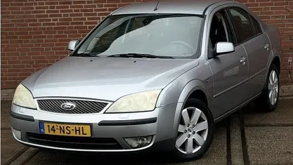 Grijs Occasion 2004 Ford Mondeo Sedan | € 2.350 (Eerlijke prijs)