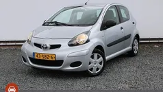 Grijs Gebruikt 2011 Toyota Aygo Hatchback | € 4.950 (Eerlijke prijs)