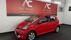 Rood Gebruikt 2013 Toyota Aygo Hatchback | € 3.999 (Goede deal)