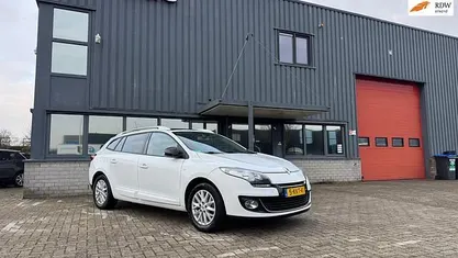 Wit Occasion 2013 Renault Mégane GrandTour Bose Edition Stationwagen | € 5.450 (Eerlijke prijs)