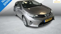 Zilver, metallic lak Gebruikt 2013 Toyota Auris Hybrid Hatchback | € 12.450 (Eerlijke prijs)