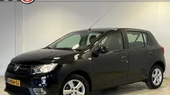 Zwart Gebruikt 2017 Dacia Sandero Lauréate Hatchback | € 9.940 (Eerlijke prijs)
