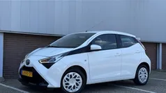 Wit Gebruikt 2019 Toyota Aygo X-play Hatchback | € 14.749 (Eerlijke prijs)