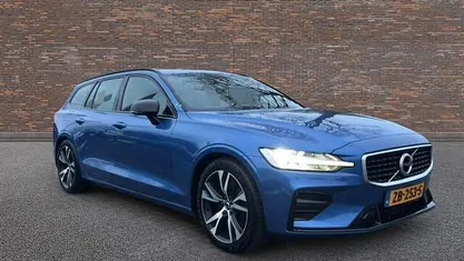 Occasion 2019 Volvo V60 R-Design Stationwagen | € 21.999 (Eerlijke prijs)