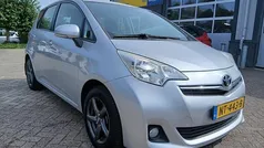 Grijs Gebruikt 2013 Toyota Verso-S Comfort MPV | € 11.995 (Eerlijke prijs)